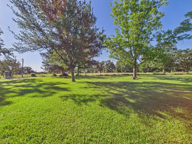 12 Harding Road, Huntsville, TX 77340
