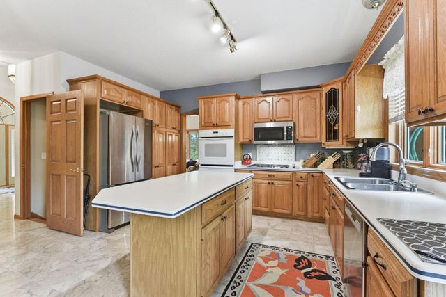 1266 Deerwood Drive, Eagan, MN 55123