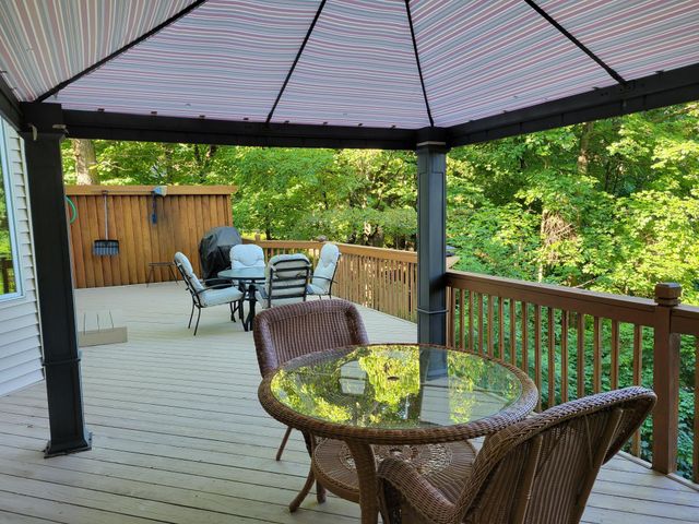 1266 Deerwood Drive, Eagan, MN 55123