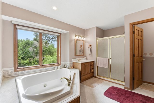 1266 Deerwood Drive, Eagan, MN 55123