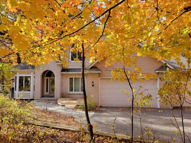 1266 Deerwood Drive, Eagan, MN 55123
