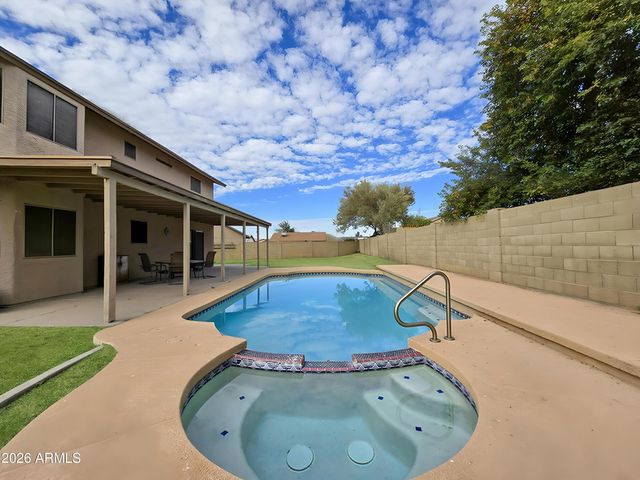 8004 W SIERRA VISTA Drive, Glendale, AZ 85303
