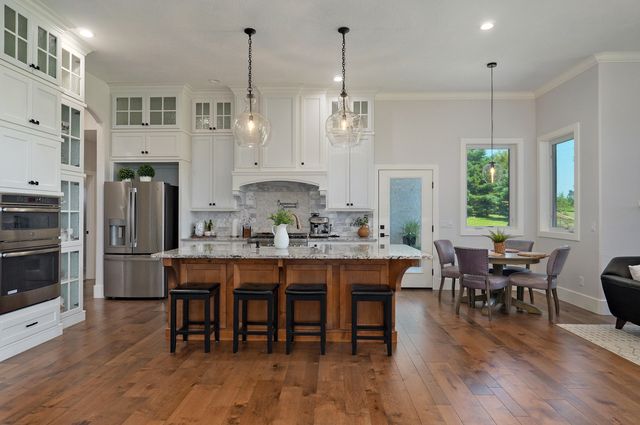 1190 North Elmhurst Road, Springfield, MO 65802
