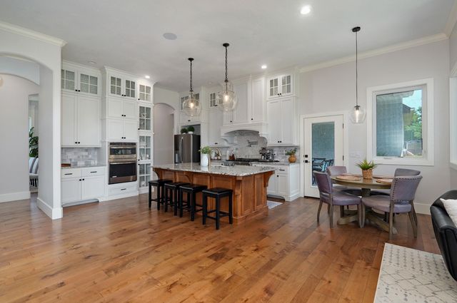 1190 North Elmhurst Road, Springfield, MO 65802