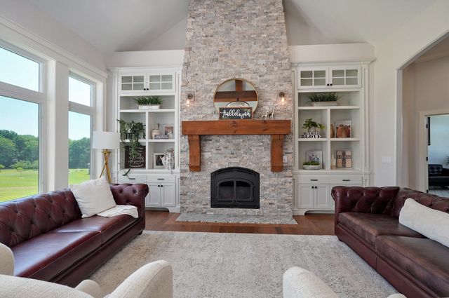 1190 North Elmhurst Road, Springfield, MO 65802