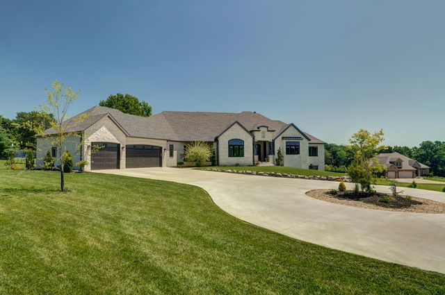 1190 North Elmhurst Road, Springfield, MO 65802