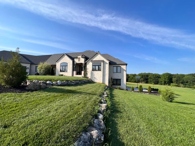 1190 North Elmhurst Road, Springfield, MO 65802