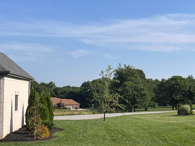 1190 North Elmhurst Road, Springfield, MO 65802