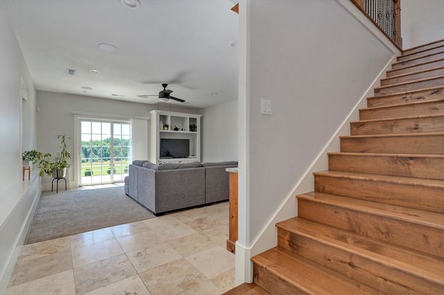 1190 North Elmhurst Road, Springfield, MO 65802