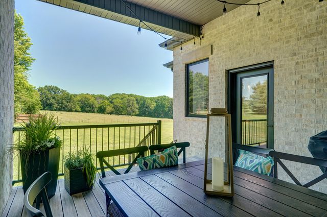 1190 North Elmhurst Road, Springfield, MO 65802