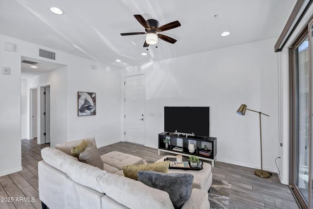 17850 N 68TH Street N 2063, Phoenix, AZ 85054