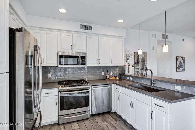 17850 N 68TH Street N 2063, Phoenix, AZ 85054