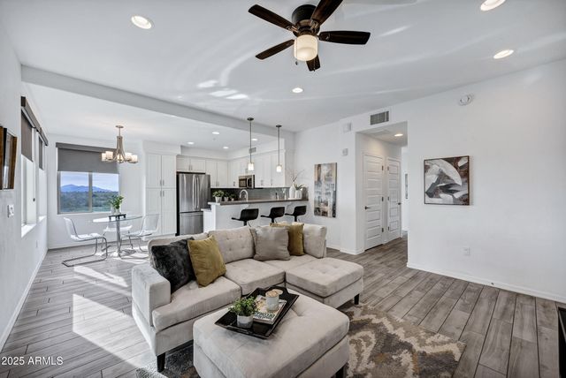 17850 N 68TH Street N 2063, Phoenix, AZ 85054