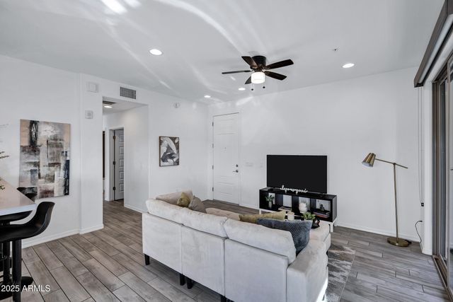 17850 N 68TH Street N 2063, Phoenix, AZ 85054