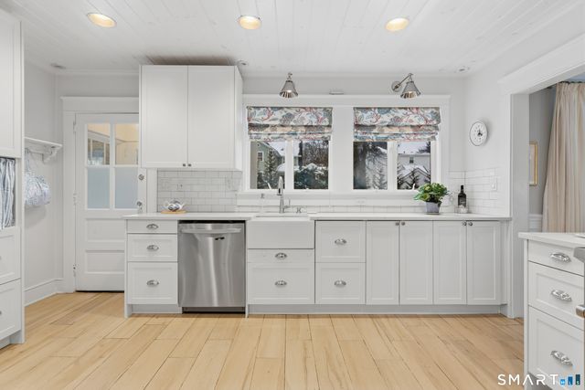 17 Sunnyside Avenue, Darien, CT 06820