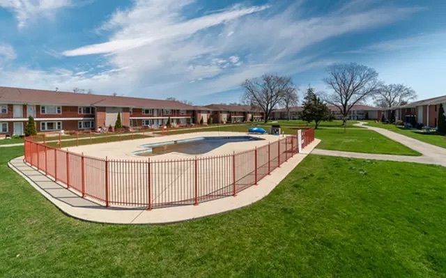 1105 Holiday Lane 7, Des Plaines, IL 60016