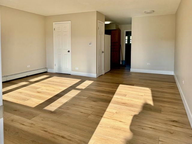 1105 Holiday Lane 7, Des Plaines, IL 60016