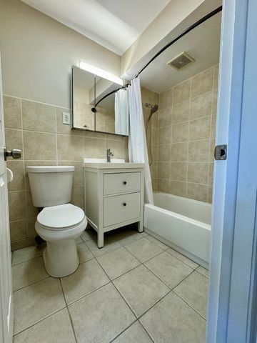 1105 Holiday Lane 7, Des Plaines, IL 60016