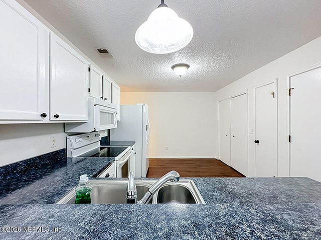4042 STILLWOOD Drive, Jacksonville, FL 32257