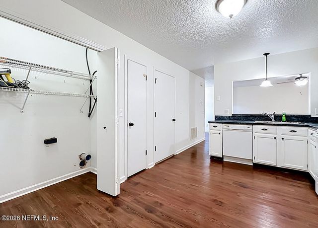 4042 STILLWOOD Drive, Jacksonville, FL 32257