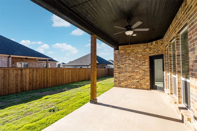 723 Cobblestone Circle, Mabank, TX 75147