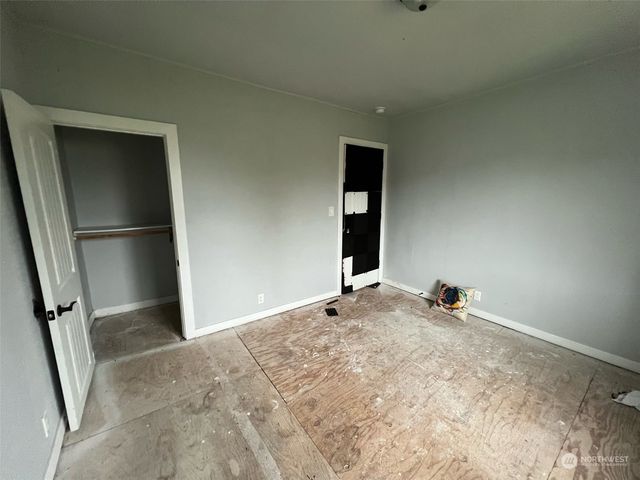 215 3rd Avenue N, Algona, WA 98001