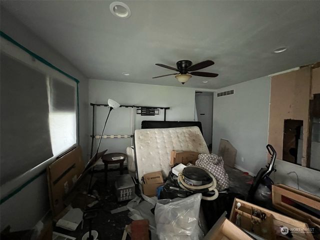 215 3rd Avenue N, Algona, WA 98001