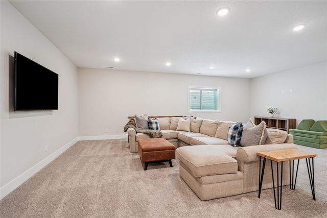 2005 NE 19th Street, Ankeny, IA 50021