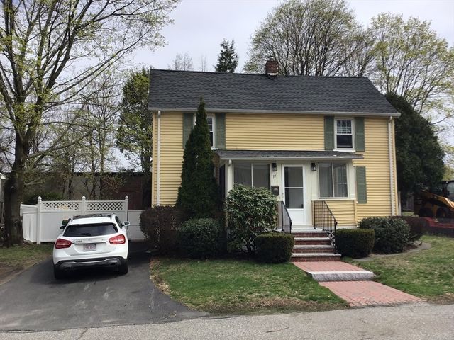 17 Grove St, Woburn, MA 01801