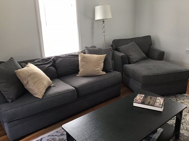 17 Grove St, Woburn, MA 01801