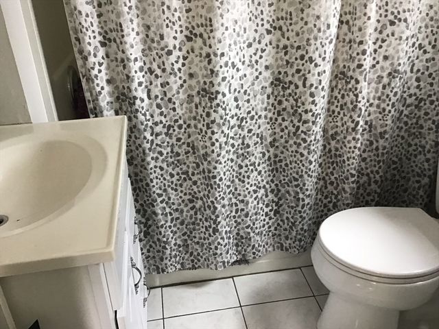 17 Grove St, Woburn, MA 01801