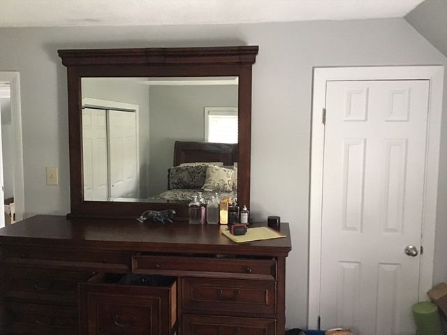 17 Grove St, Woburn, MA 01801