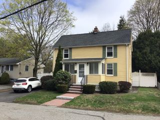17 Grove St, Woburn, MA 01801