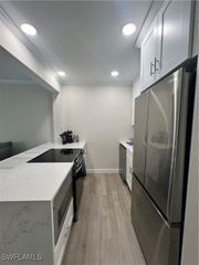 473 12th AVE S B6, Naples, FL 34102