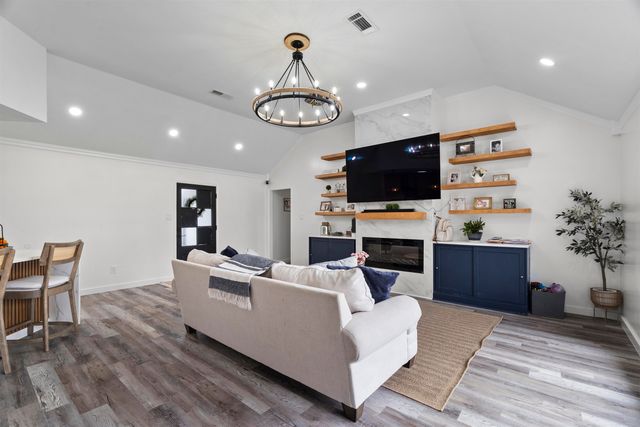 3097 SHADOW GREEN LN, Lakeland, TN 38002