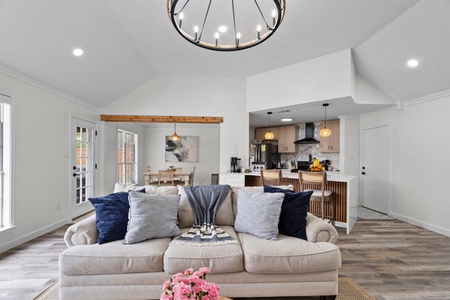 3097 SHADOW GREEN LN, Lakeland, TN 38002