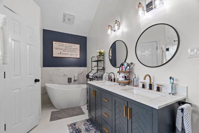 3097 SHADOW GREEN LN, Lakeland, TN 38002