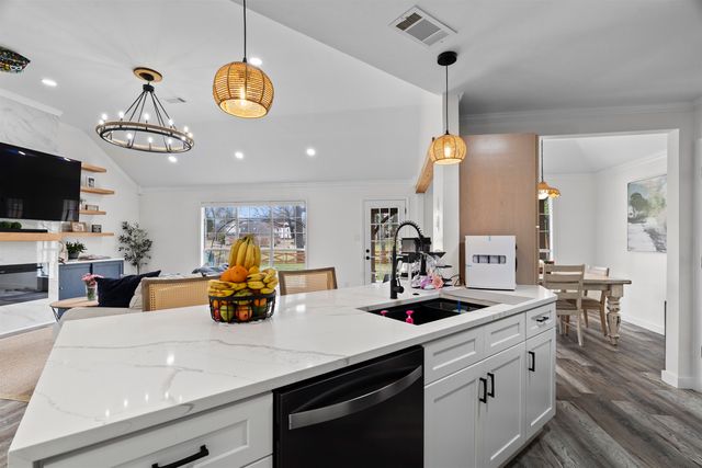 3097 SHADOW GREEN LN, Lakeland, TN 38002