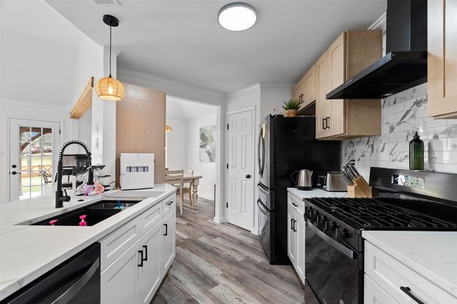 3097 SHADOW GREEN LN, Lakeland, TN 38002