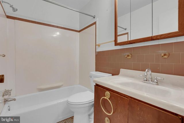 1554 LONG POINT RD, Pasadena, MD 21122