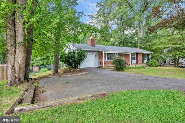 1554 LONG POINT RD, Pasadena, MD 21122