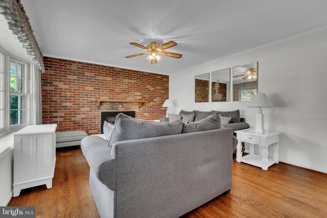 1554 LONG POINT RD, Pasadena, MD 21122
