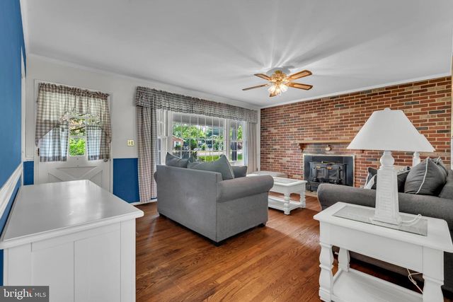 1554 LONG POINT RD, Pasadena, MD 21122