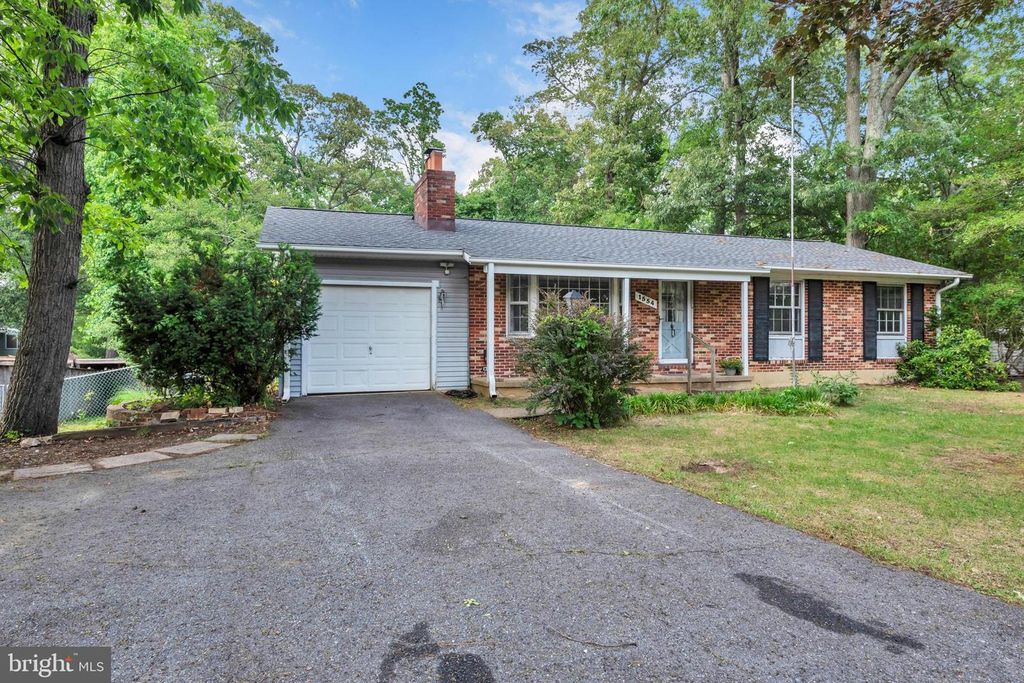 Image 1 of property listing at 1554 LONG POINT RD, Pasadena, MD 21122