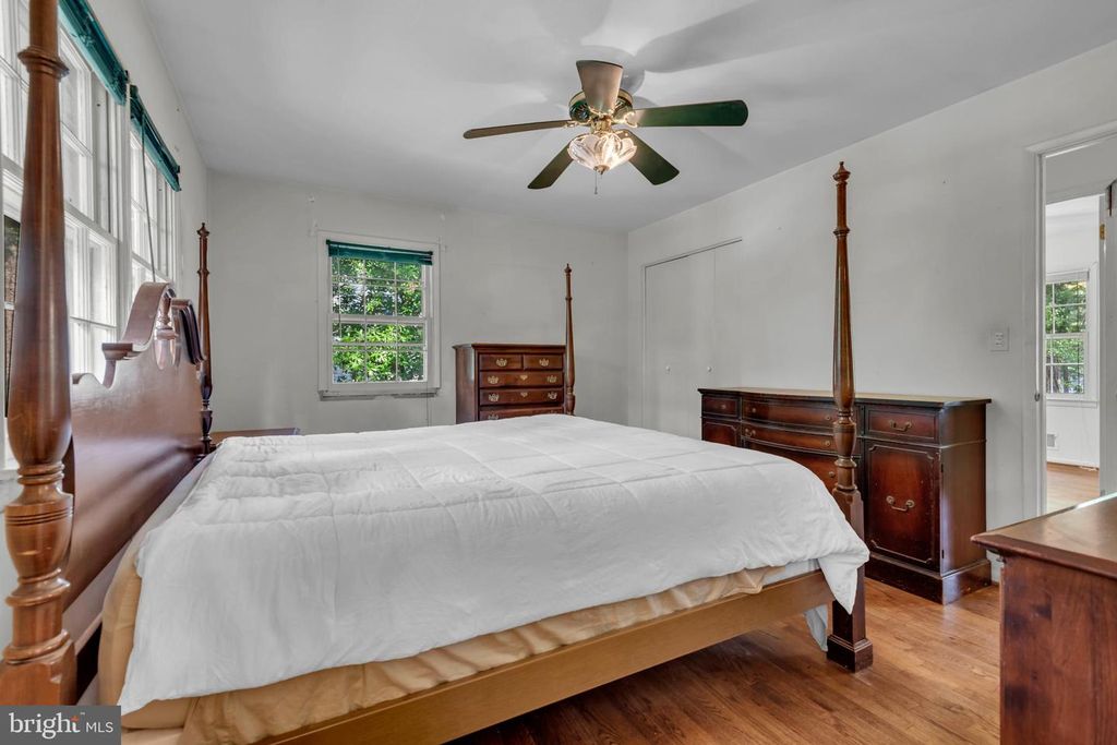 Image 22 of property listing at 1554 LONG POINT RD, Pasadena, MD 21122