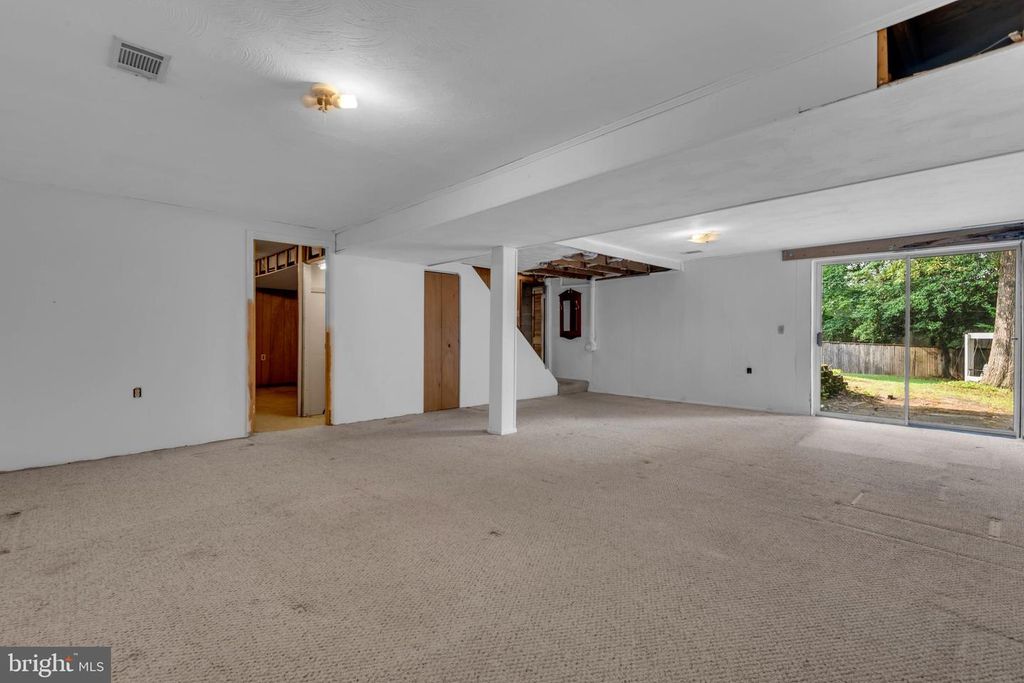 Image 28 of property listing at 1554 LONG POINT RD, Pasadena, MD 21122