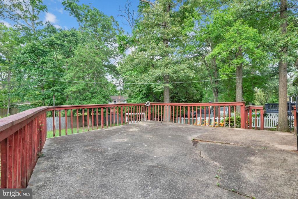 Image 37 of property listing at 1554 LONG POINT RD, Pasadena, MD 21122