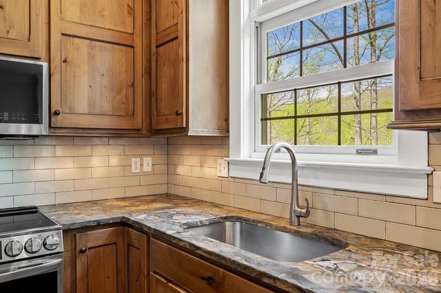 22 Lone Coyote Ridge, Fletcher, NC 28732