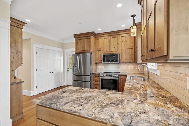 22 Lone Coyote Ridge, Fletcher, NC 28732