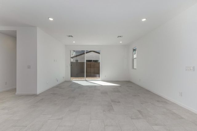 2436 W Maximo Way, Phoenix, AZ 85085